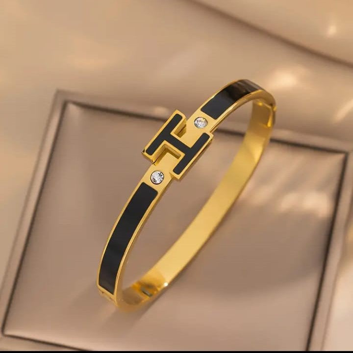 Elegant H Bracelet – Stainless Steel, Slim & Stylish