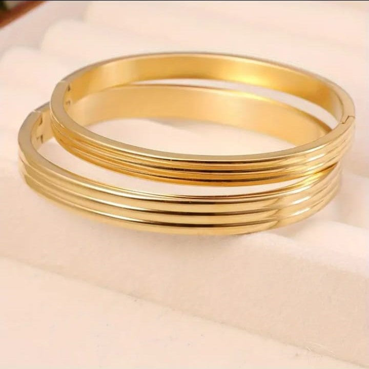 Elegant Golden Stainless Steel Bracelet – Slim Style