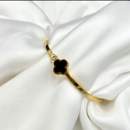 Elegant Clover Bracelet – Stainless Steel for Women