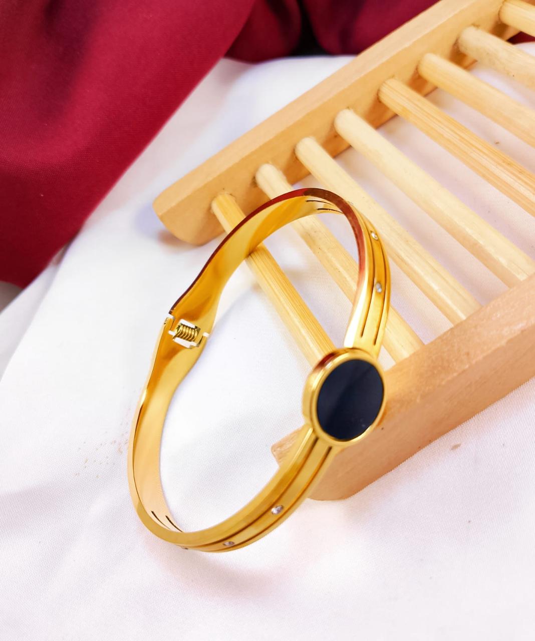 Elegant Round Bracelet – Stainless Steel for Women