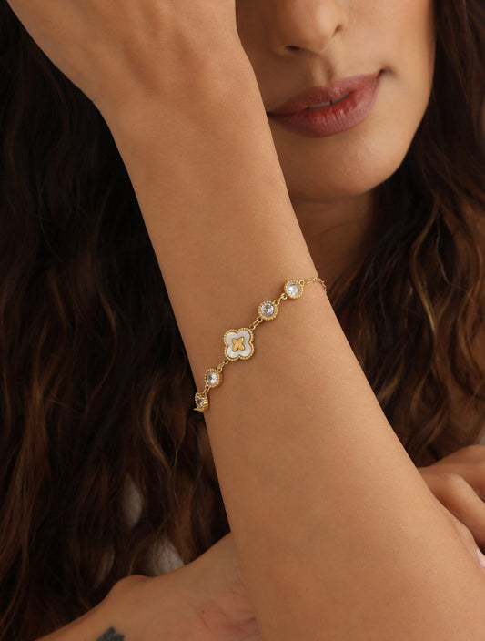 Elegant White Clover Bracelet – New Design -Stainless Steel Chain