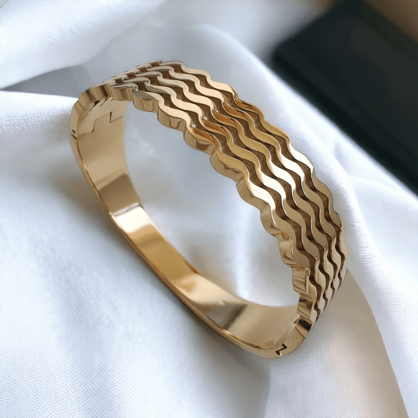 Bracelet Bangle for girls zigzag design premium quality Stainless Steel