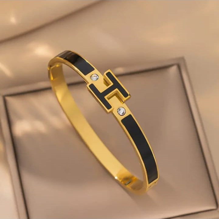 Elegant H Bracelet – Stainless Steel, Slim & Stylish