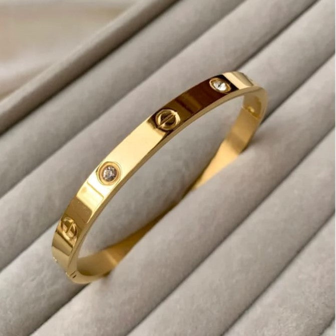 Elegant Stainless Steel Bracelet – Women’s Minimal 01