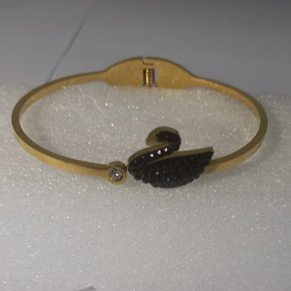 Elegant Black Swan Bracelet – Stainless Steel Slim