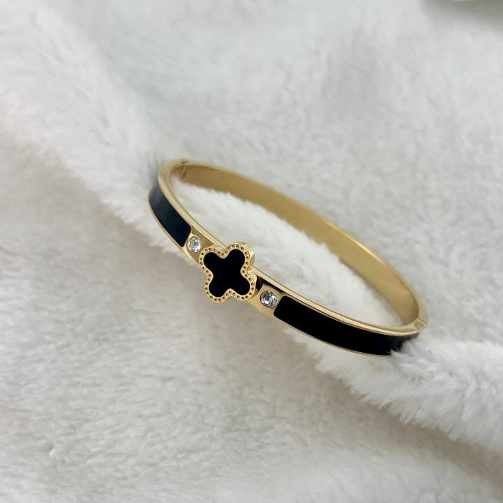 Elegant Clover Bracelet – Stainless Steel for Women 03