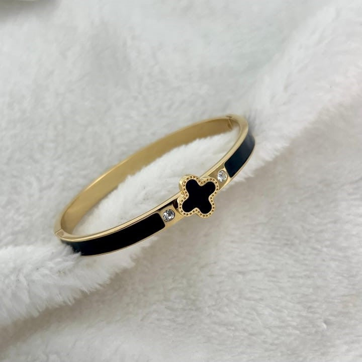 Elegant Clover Bracelet – Stainless Steel for Women 03