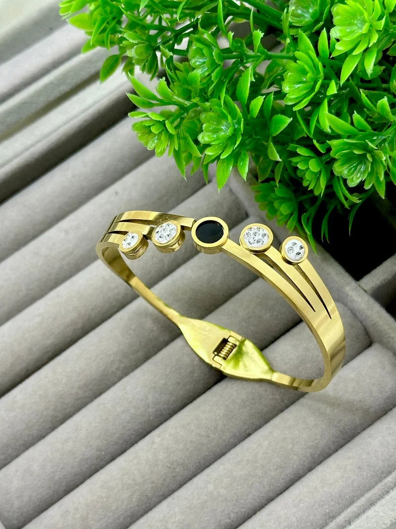 Elegant Slim Stainless Steel Bracelet – Women’s