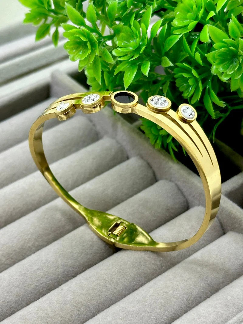 Elegant Slim Stainless Steel Bracelet – Women’s