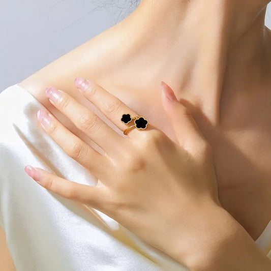 Elegant Clover Ring 03 – Minimalist Stainless Steel