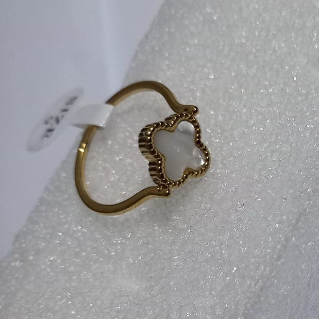 Elegant Clover Ring – Stainless Steel for Women